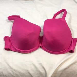 BRA Hot Pink sz 40D Cacique Lane Bryant. Is in new condition clean smoke free…..
